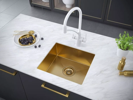 Смеситель для кухни Paulmark Siegen Si213111-WH, с гибким изливом, белый