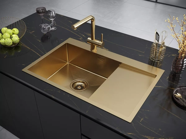 Смеситель для кухни Paulmark Dosse Do214418-BG, с выдвижным изливом, золото брашированное