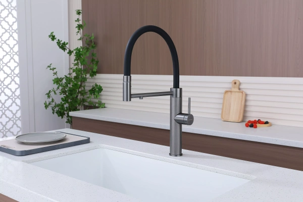 Смеситель для кухни Paulmark GANYMEDE Gd613199-GM, с подключением к фильтру, вороненая сталь