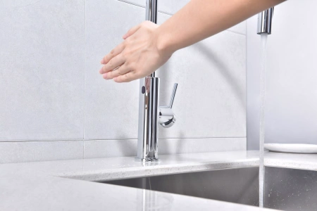 Смеситель для кухни Paulmark Senso Se215180-CR, сенсорный душ / струя, хром