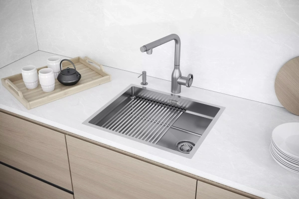 Смеситель для кухни Paulmark Urban Ur213104-BS, с выдвижным изливом, сталь