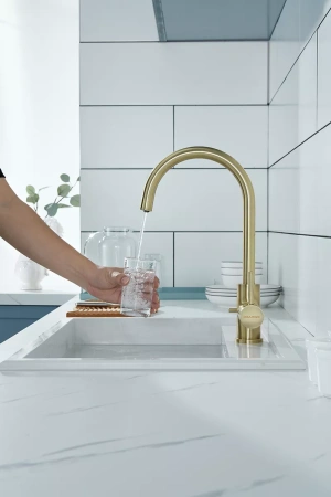 Смеситель для кухни Paulmark Essen Es213211-BR, с подключением к фильтру, бронза