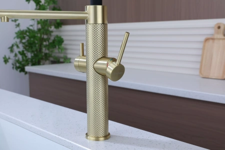 Смеситель для кухни Paulmark NEXUS Nd613999-LG, с подключением к фильтру, зотоло